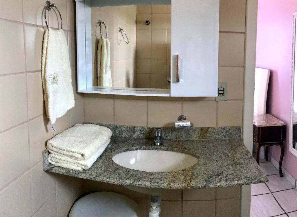 Apartamento Pe Na Areia E Aguas Tranquilas No Centro De Guarapari Bagian luar foto